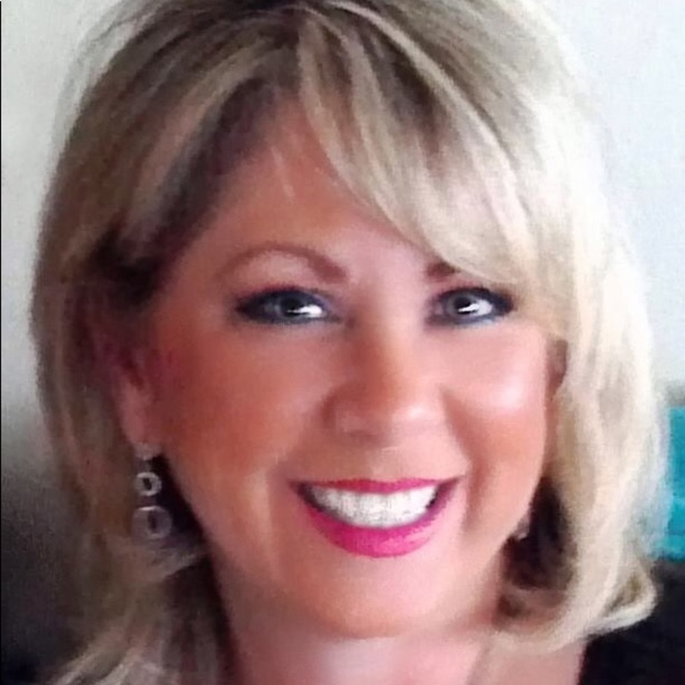 Meet your Posher, Connie